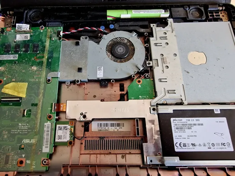 Laptopy-komputery-monitory-serwis-Tarnow